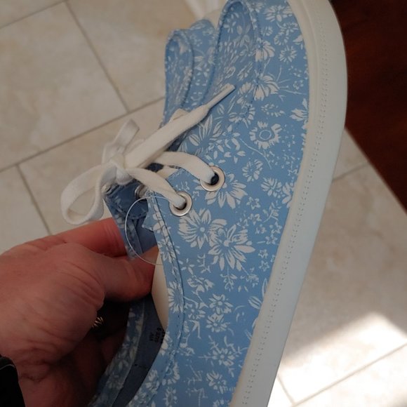 Falls Creek Women's Viv Floral Casual Shoe, Blue, Sz 11 - Picture 6 of 11